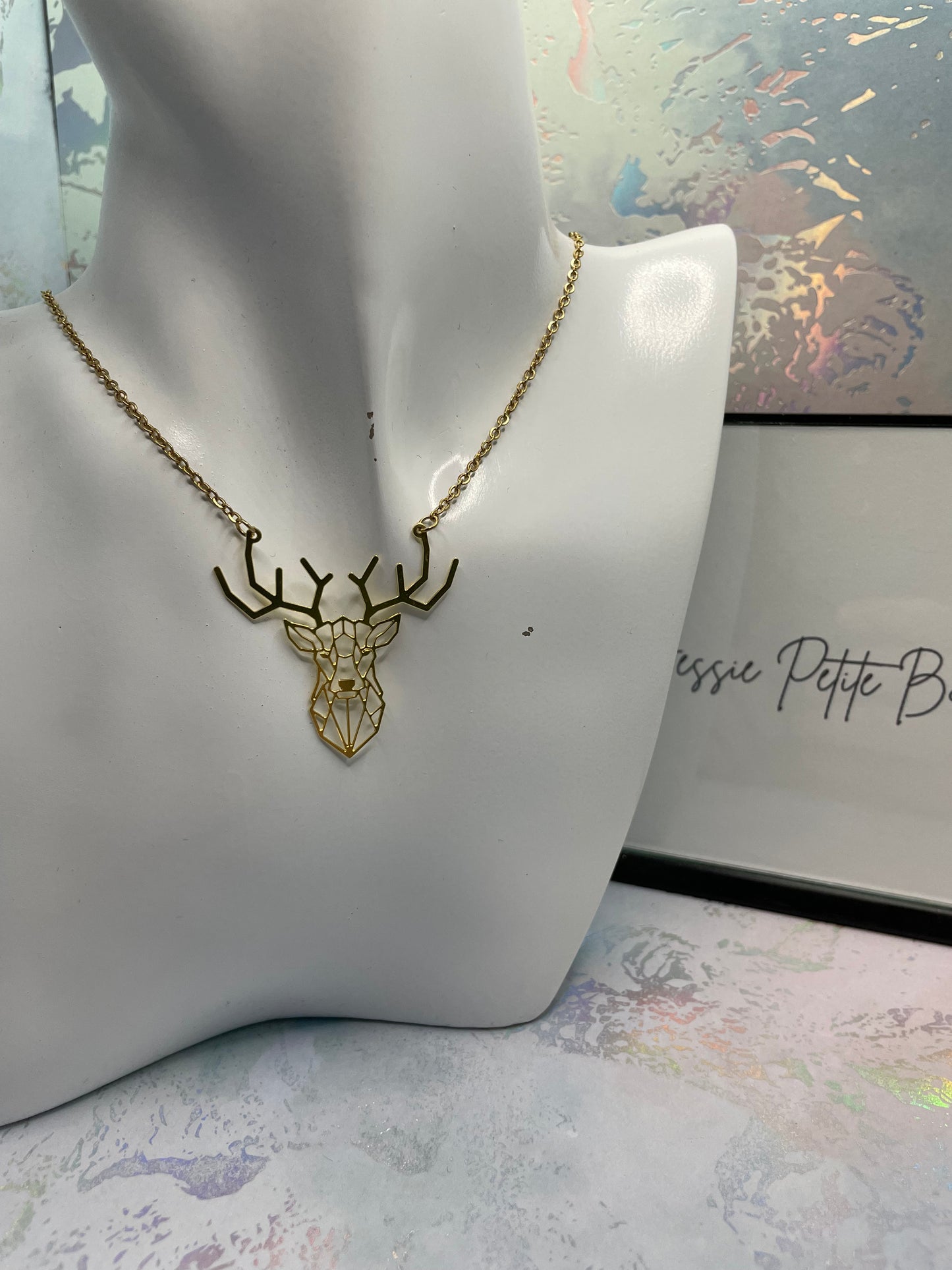 Collier chevreuil dorée- 21'' 