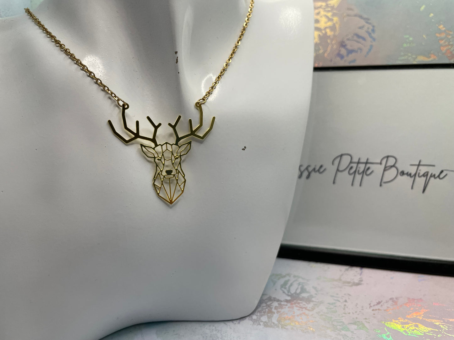 Collier chevreuil dorée- 21'' 