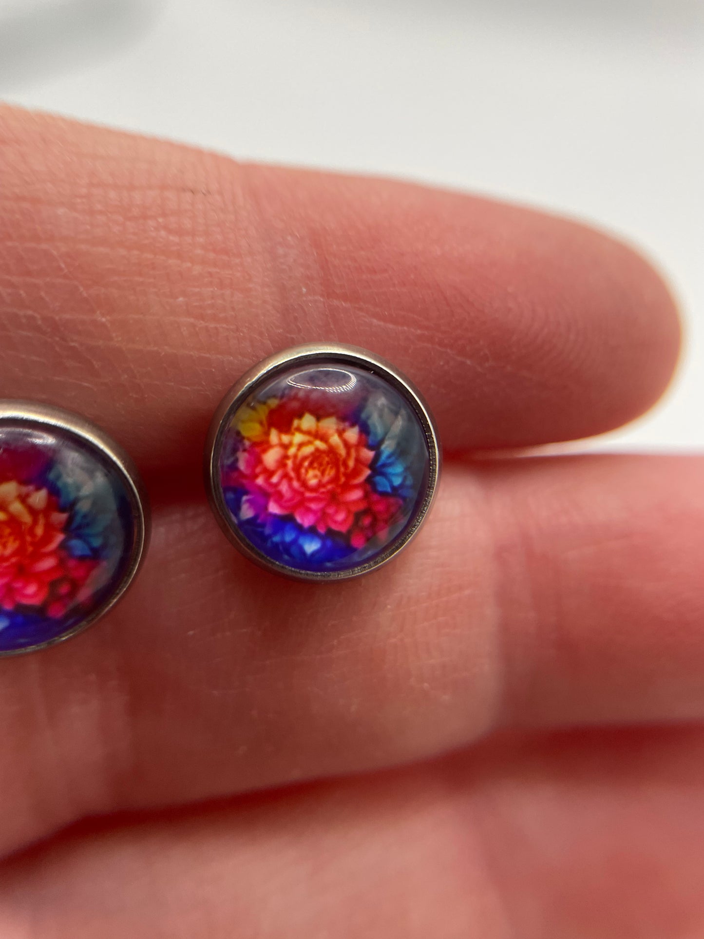 Boutons d’oreilles floraux colorés – Acier inoxydable+Sans Nickel