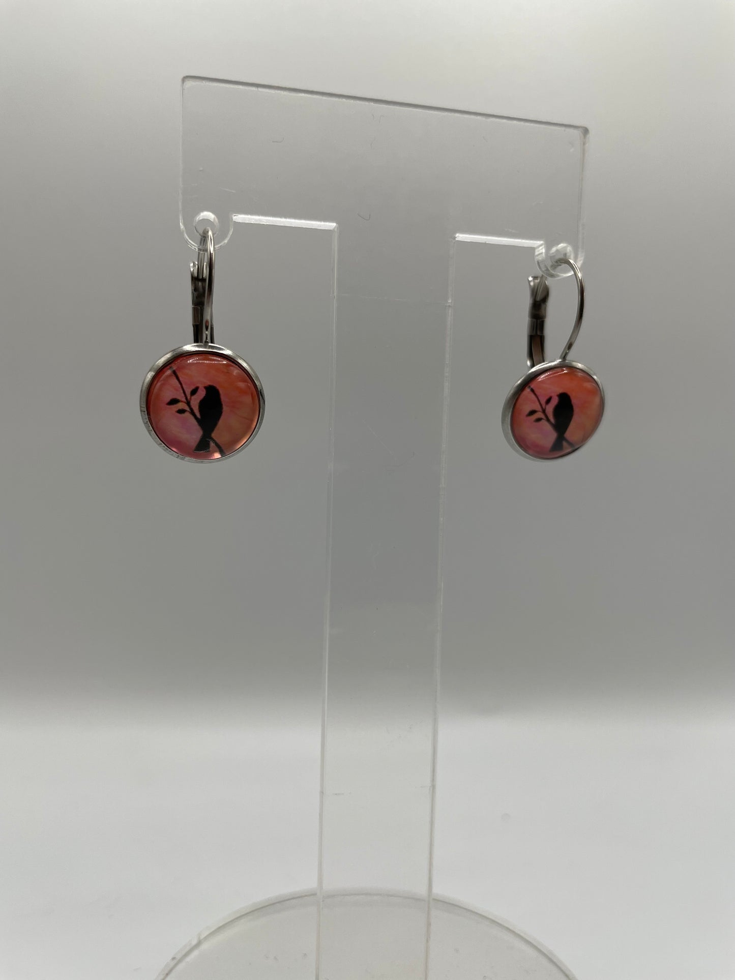 Boucles d’oreilles dormeuse oiseau sur branche – Acier inoxydable