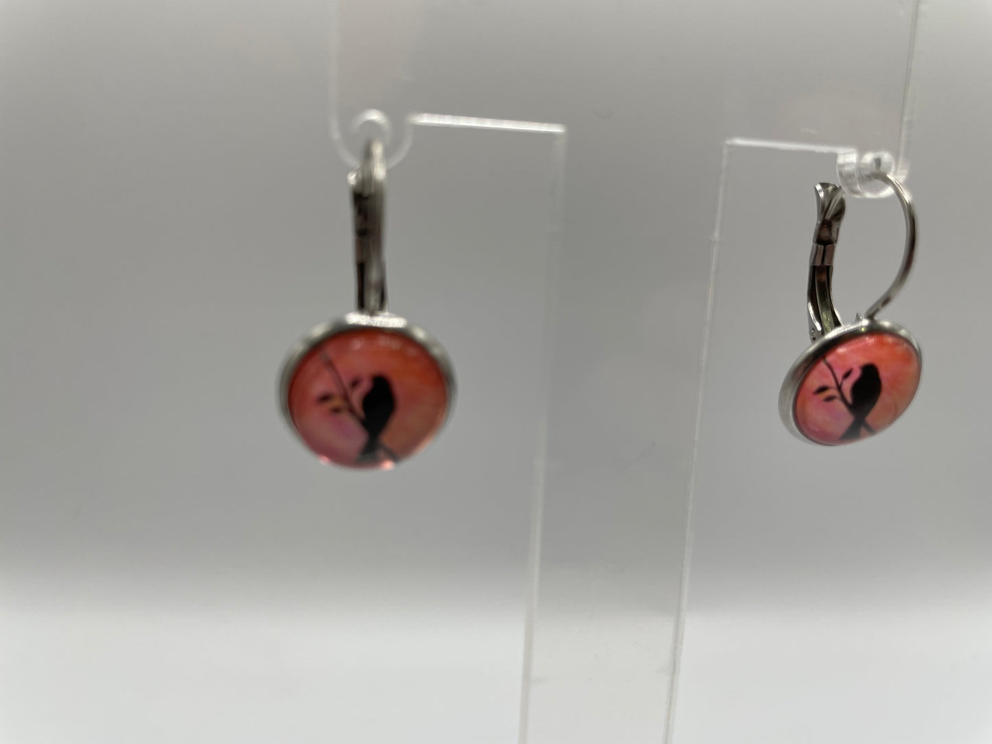 Boucles d’oreilles dormeuse oiseau sur branche – Acier inoxydable