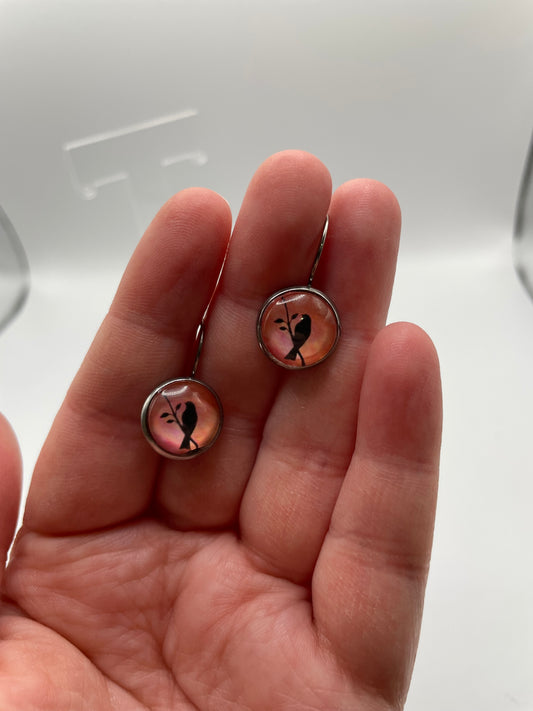 Boucles d’oreilles dormeuse oiseau sur branche – Acier inoxydable