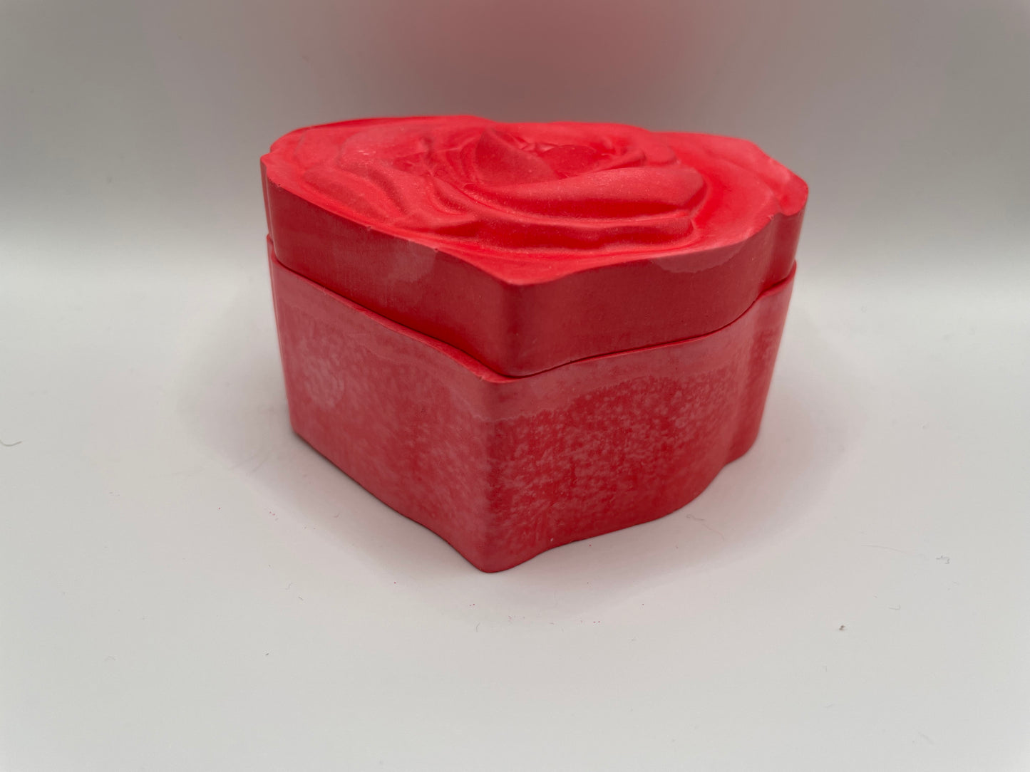 Heart-Shaped Eco-Resin Container with Rose Lid