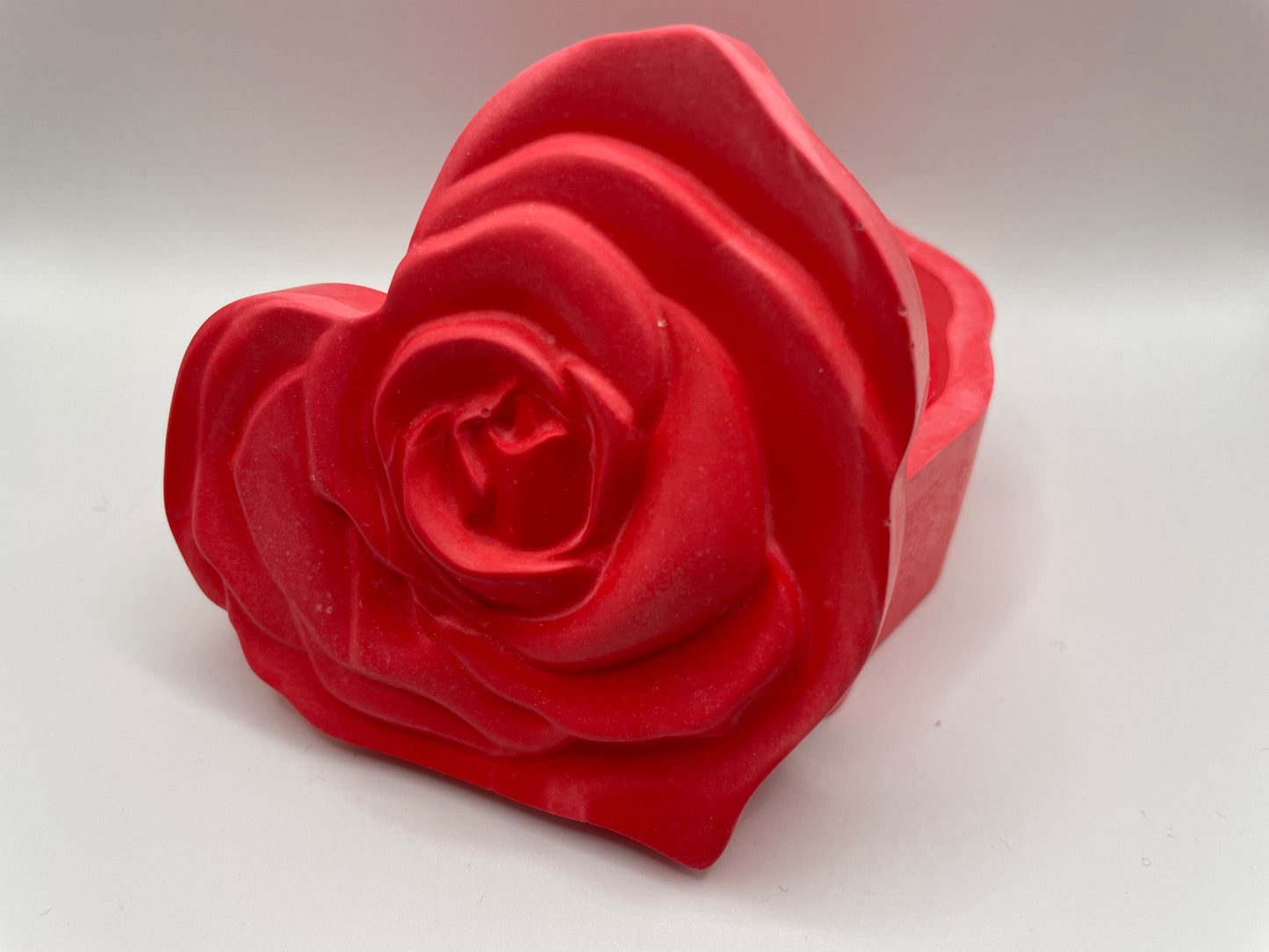 Heart-Shaped Eco-Resin Container with Rose Lid