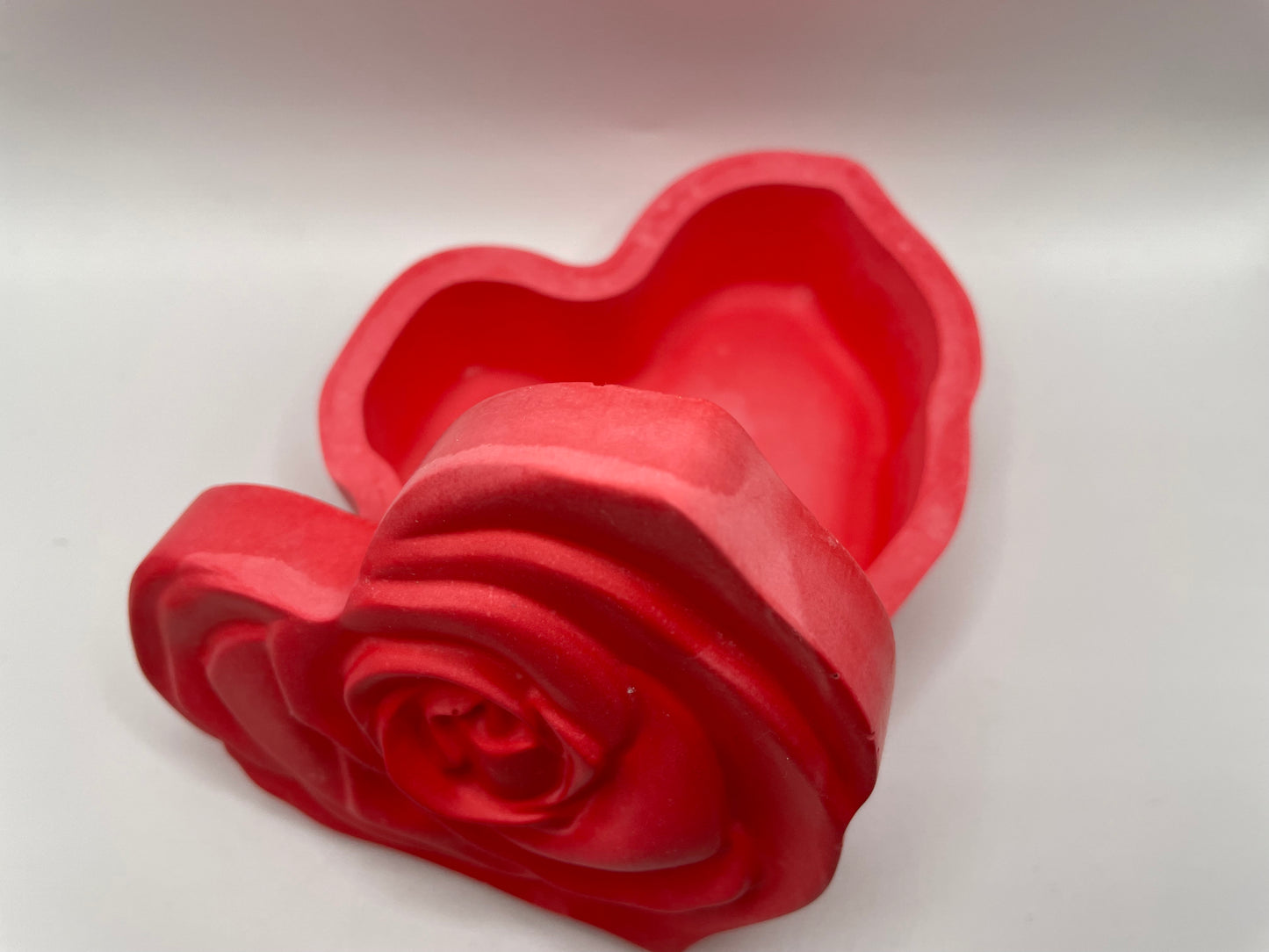 Heart-Shaped Eco-Resin Container with Rose Lid