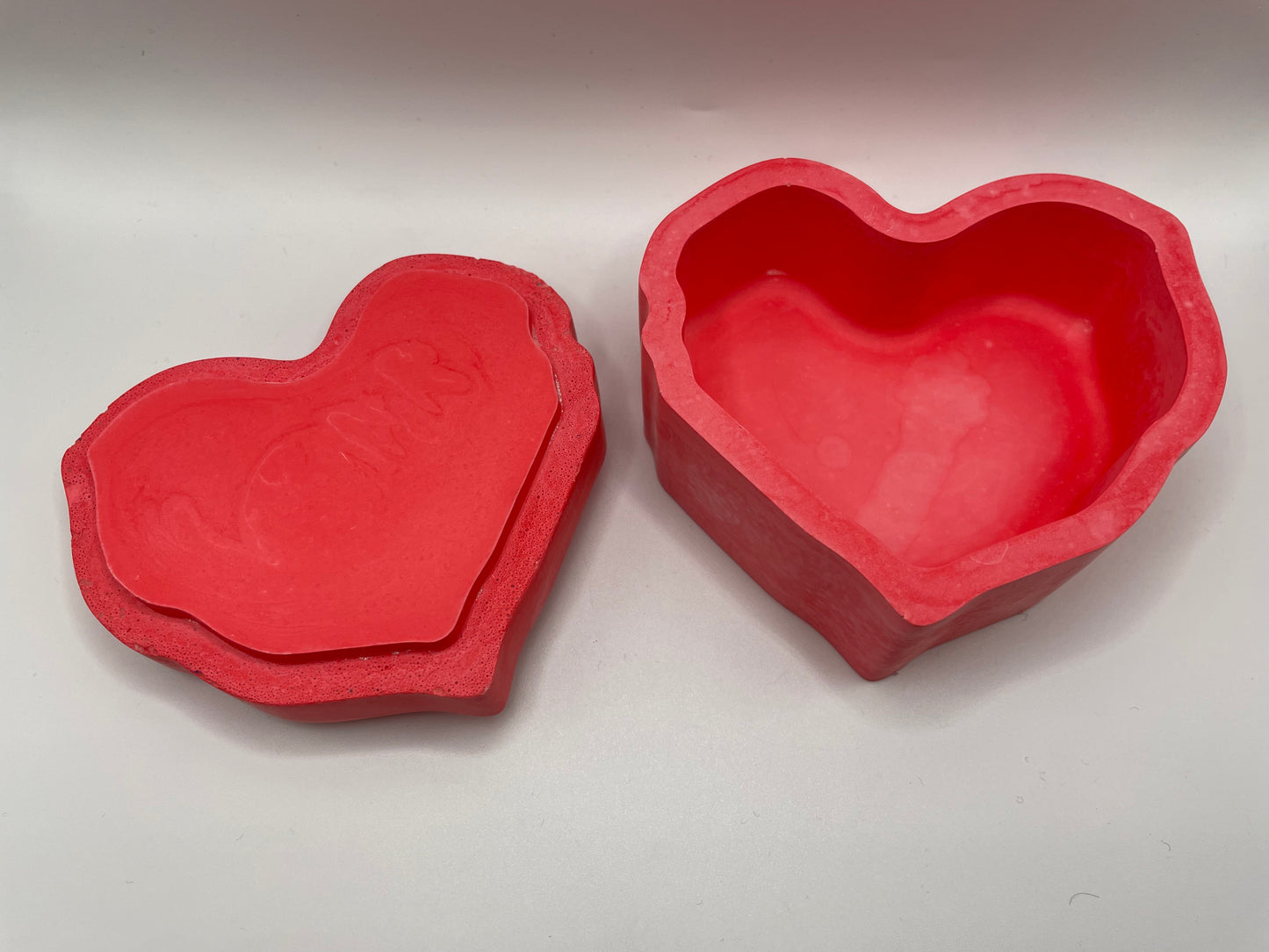 Heart-Shaped Eco-Resin Container with Rose Lid