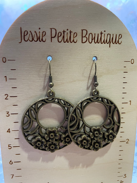 Boucles d'oreilles cercle avec fleurs en Bronze