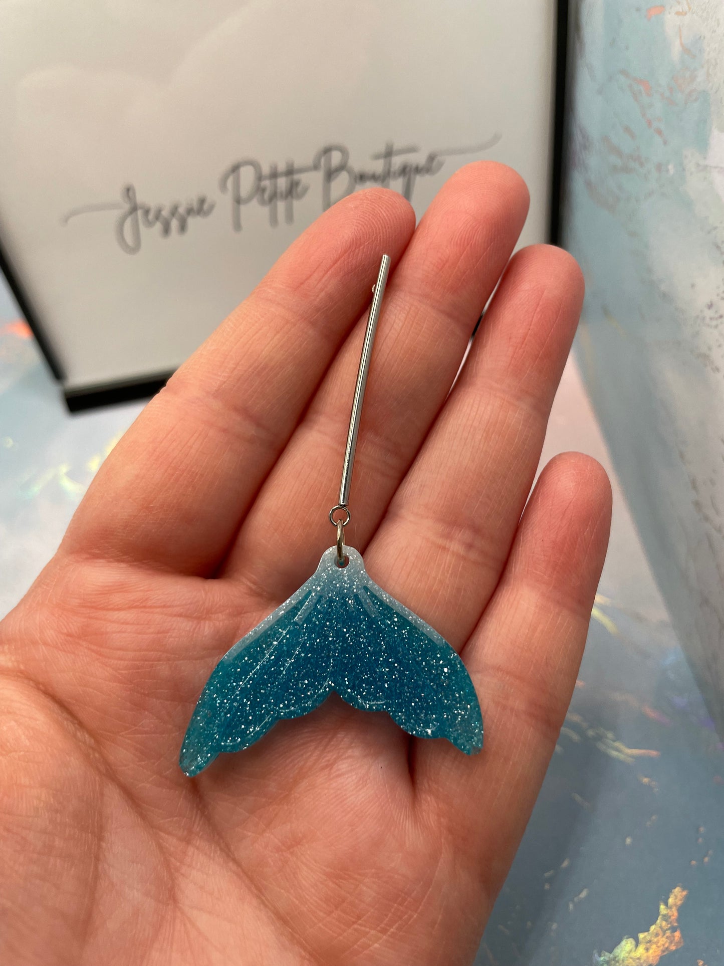 Boucles d'oreilles pendantes queue de sirène bleue scintillante – SANS NICKEL
