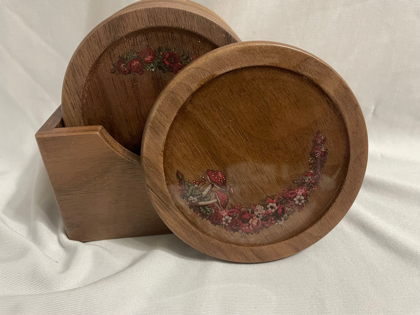 Red mushroom walnut coaster set + holder