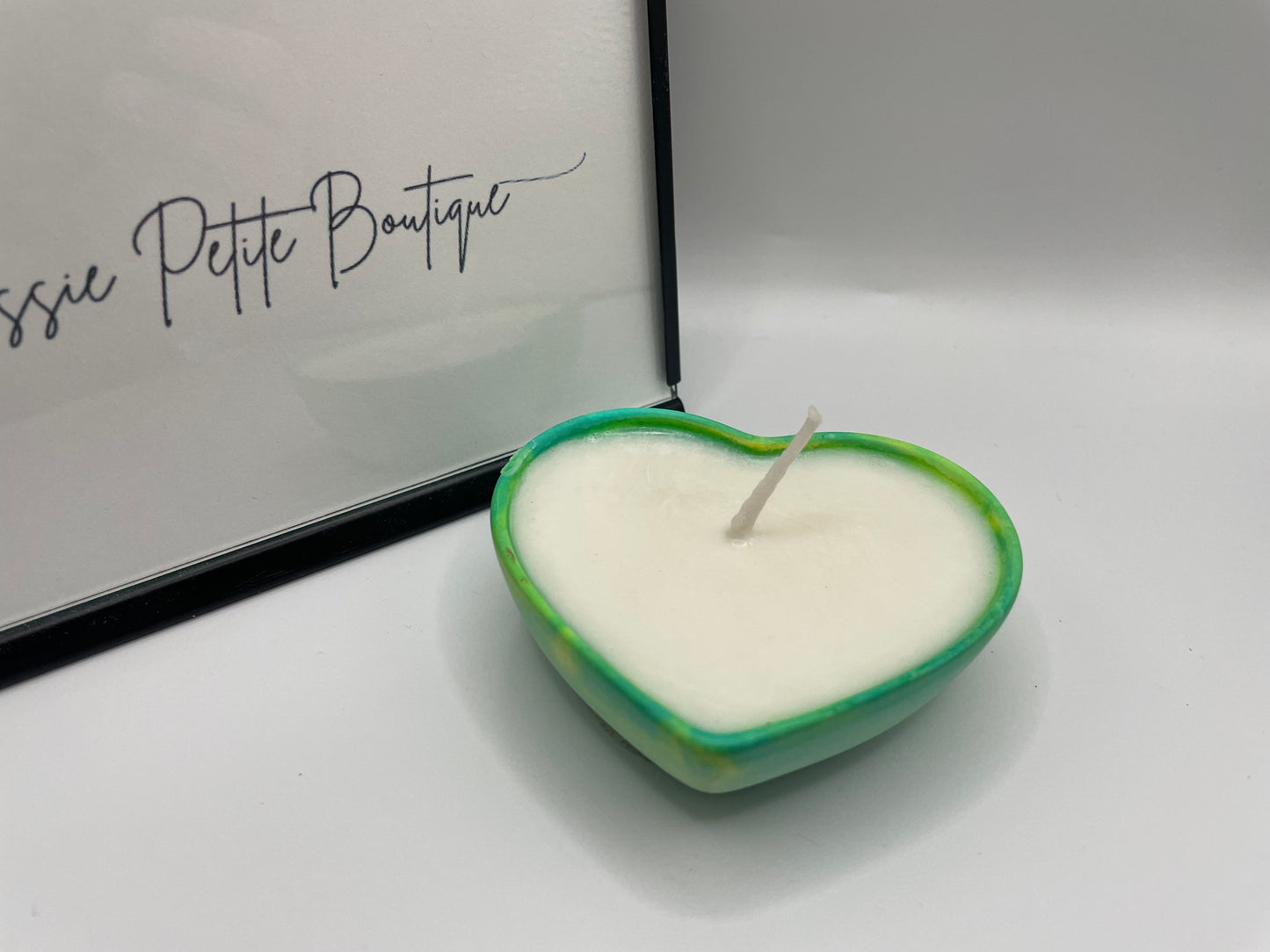 Small Heart Eco-Resin Candles – Handmade Soy Wax