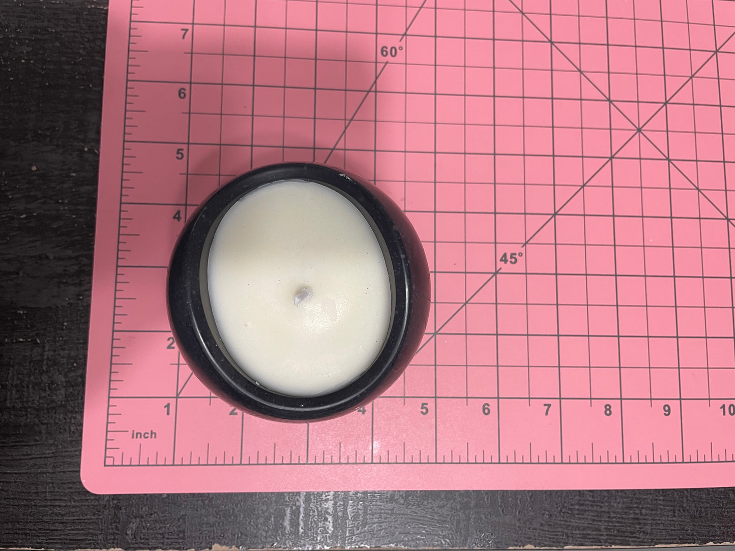 Chandelle Artisanale en Éco-Résine Noire – Huiles Essentielles Citron & Orange