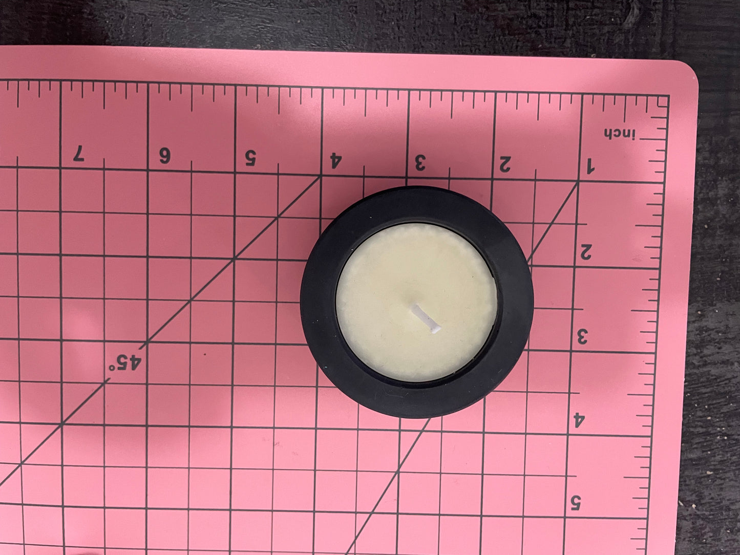 Mini Chandelle en Éco-Résine Noire – Forêt de Sapin