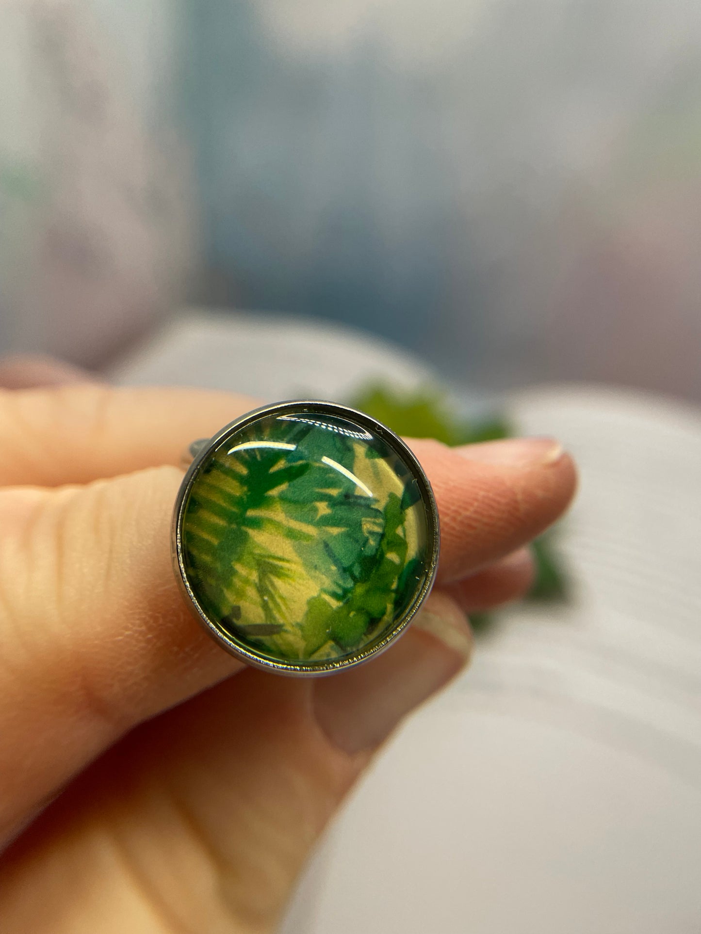 Bague cabochon florale tropicale – acier inoxydable (ajustable)