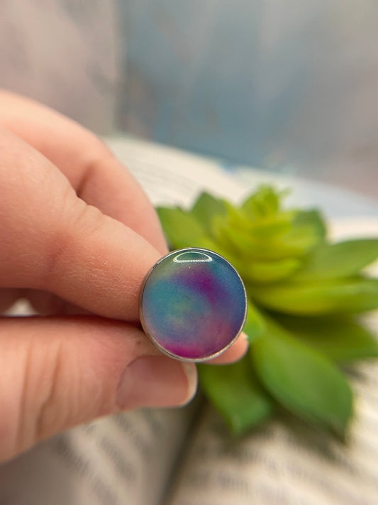 Adjustable glow-in-the-dark northern light ring