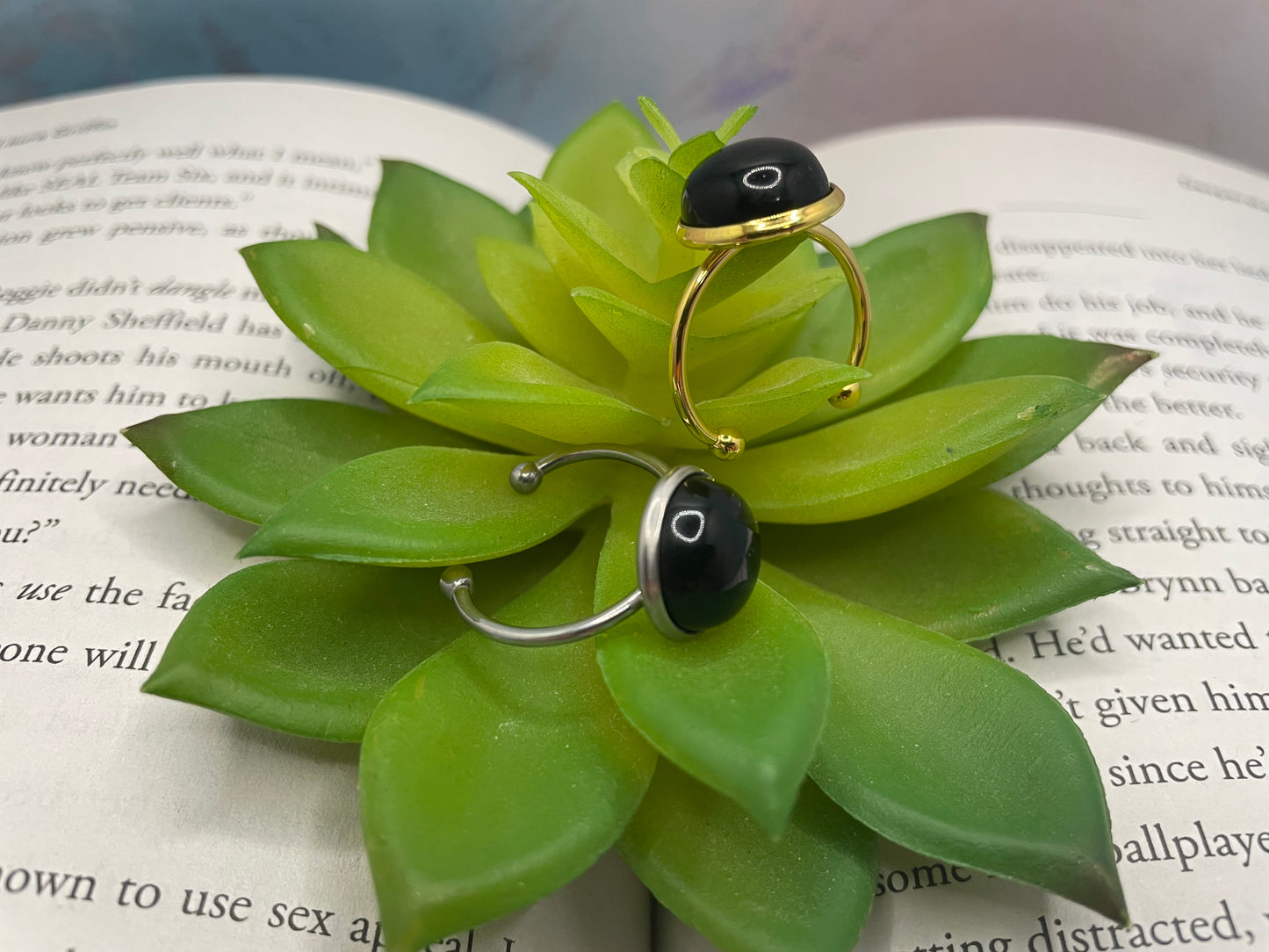 Onyx Cabochon Adjustable Ring – Stainless Steel