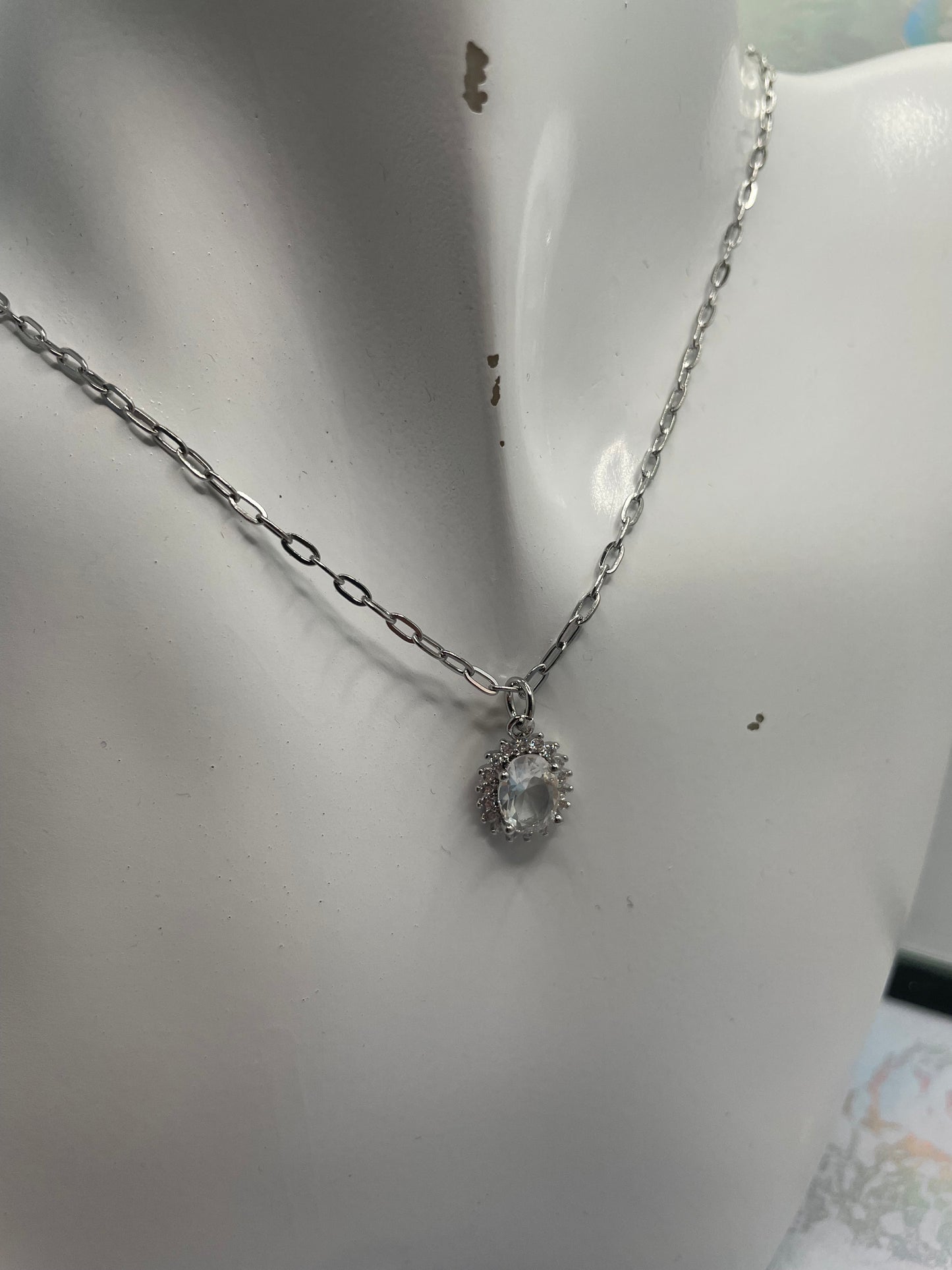 Ensemble ovale zircone cubique scintillantes - 20'' Sans Nickel