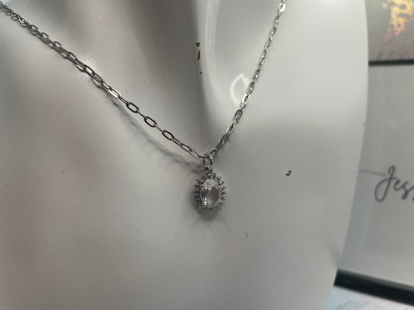 Ensemble ovale zircone cubique scintillantes - 20'' Sans Nickel