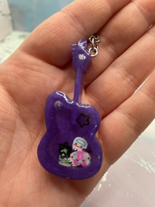 Musical Shaker Resin Keychain – Guitar & Music Note