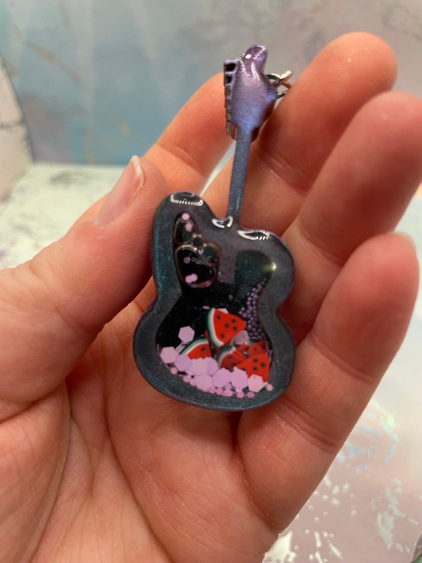 Musical Shaker Resin Keychain – Guitar & Music Note