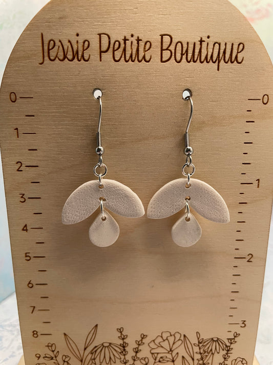 Boucles d'oreilles fleurs en argile blanche - Acier Inoxydable + Sans Nickel