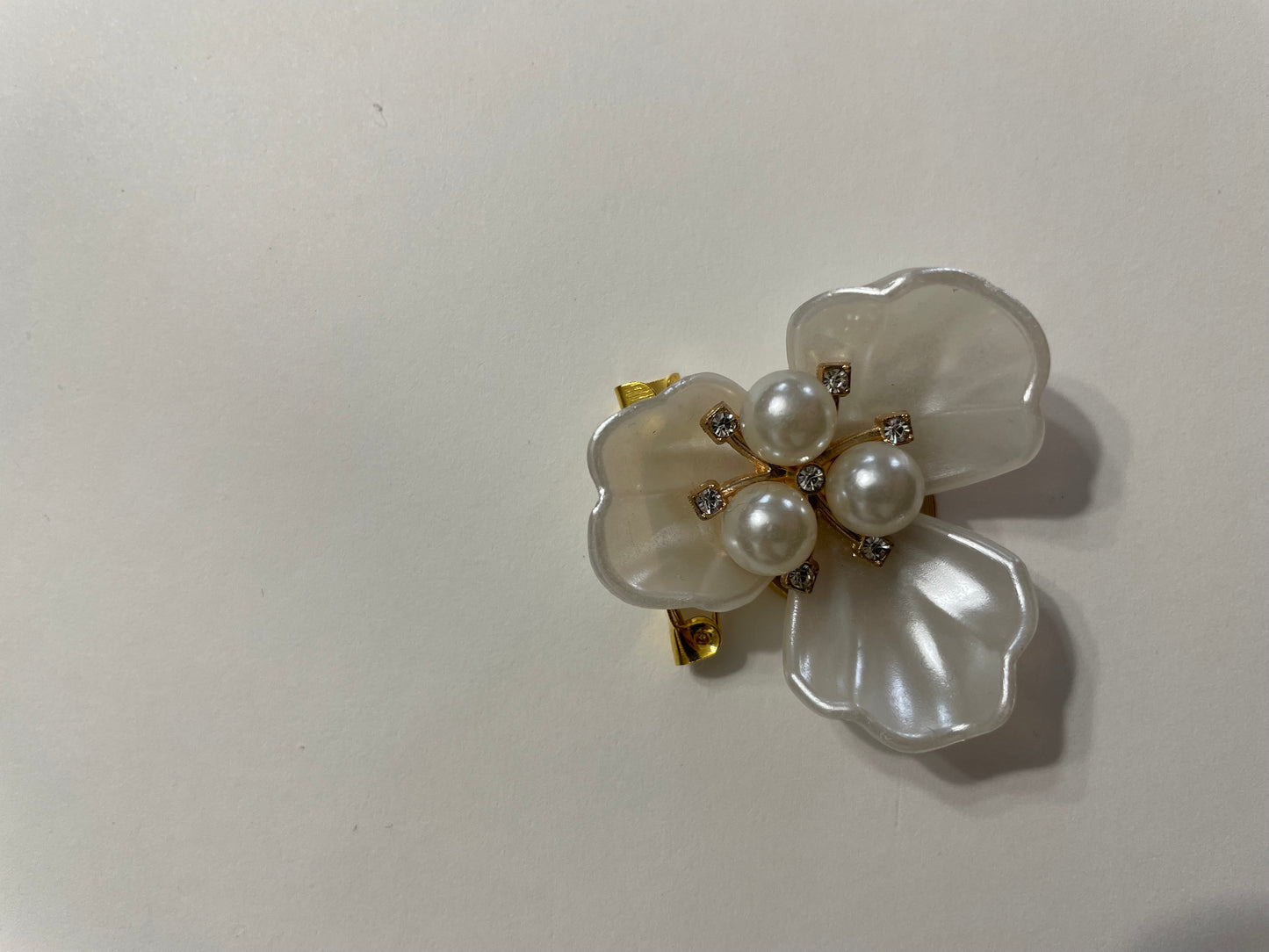 Broche Fleur avec Perles