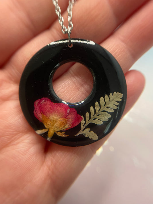 Collier Rond Résine avec Fleur Séchée-25''Sans Nickel+Acier Inoxydable