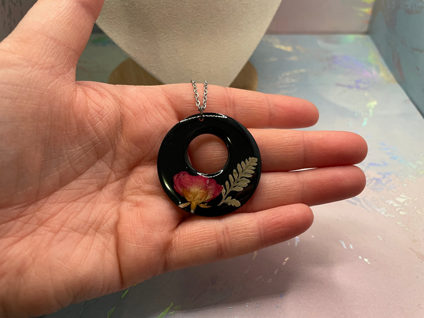 Collier Rond Résine avec Fleur Séchée-25''Sans Nickel+Acier Inoxydable