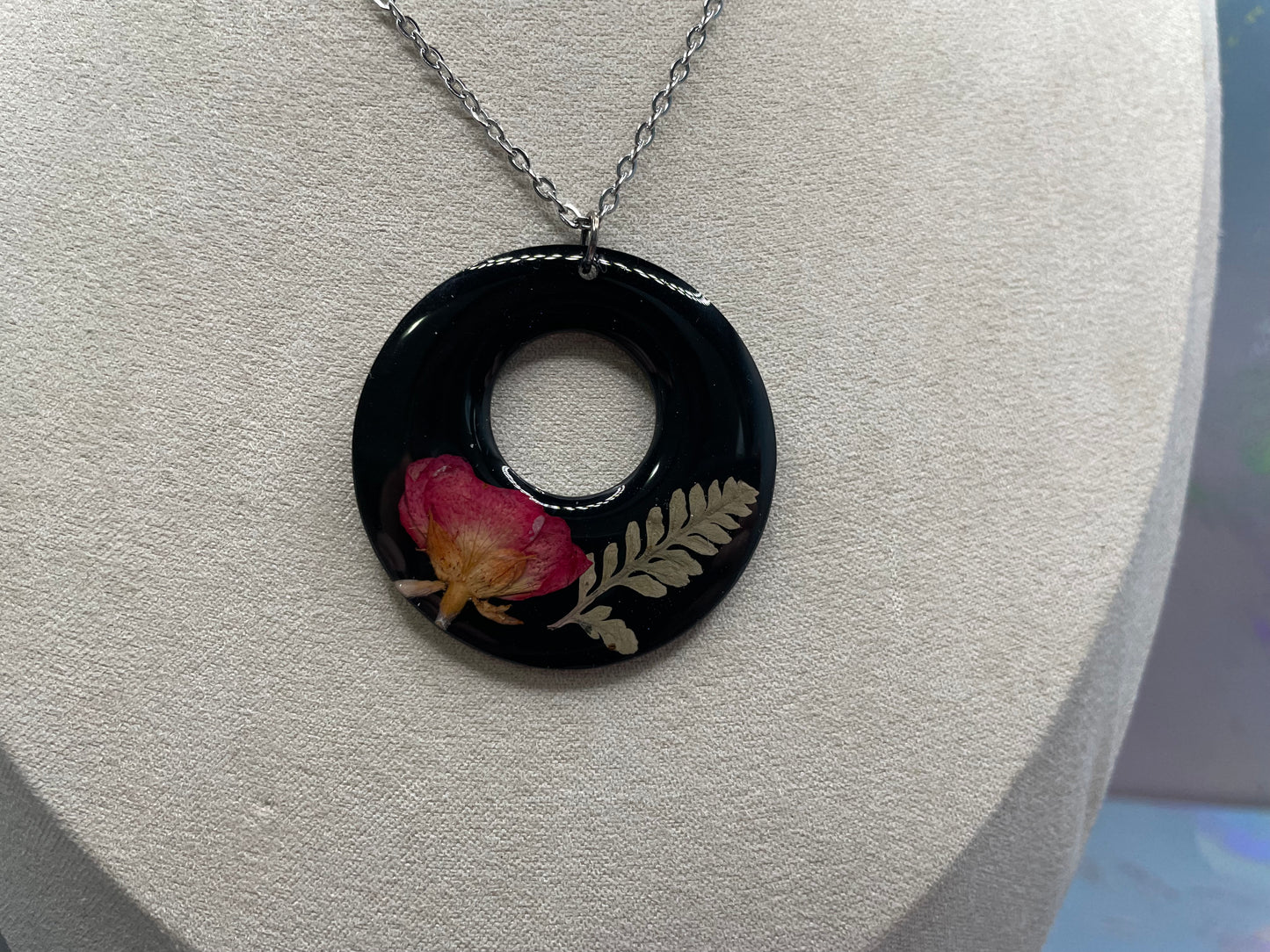 Collier Rond Résine avec Fleur Séchée-25''Sans Nickel+Acier Inoxydable