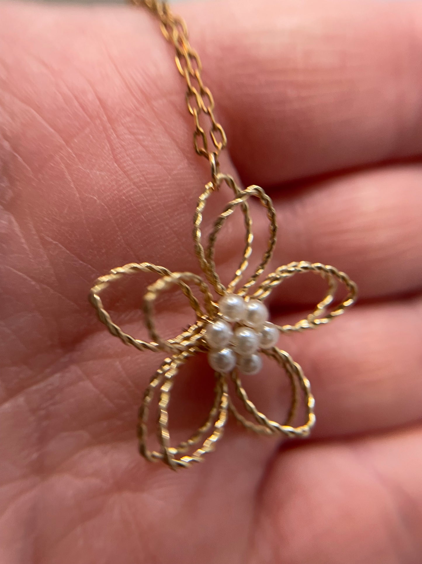 Collier Fleur Doré avec Centre de Perles-20''Sans Nickel