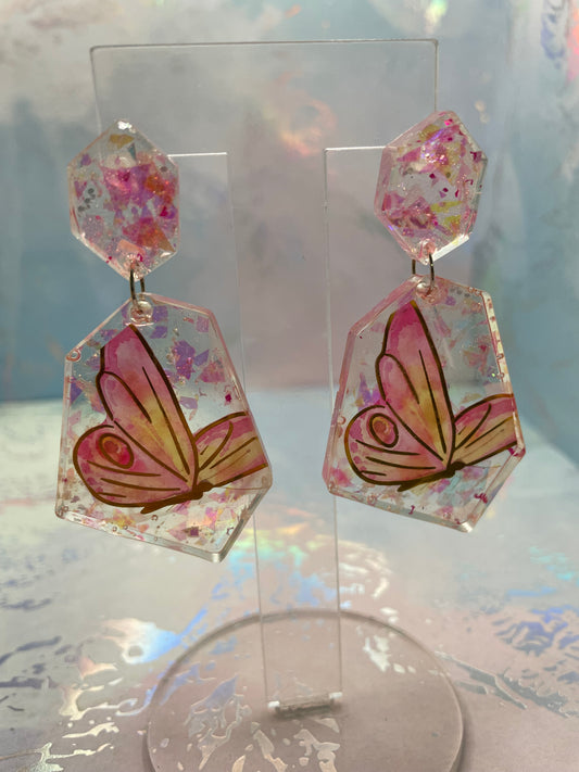 Boucles d'oreilles hexaèdre papillon rose – Hypoallergéniques