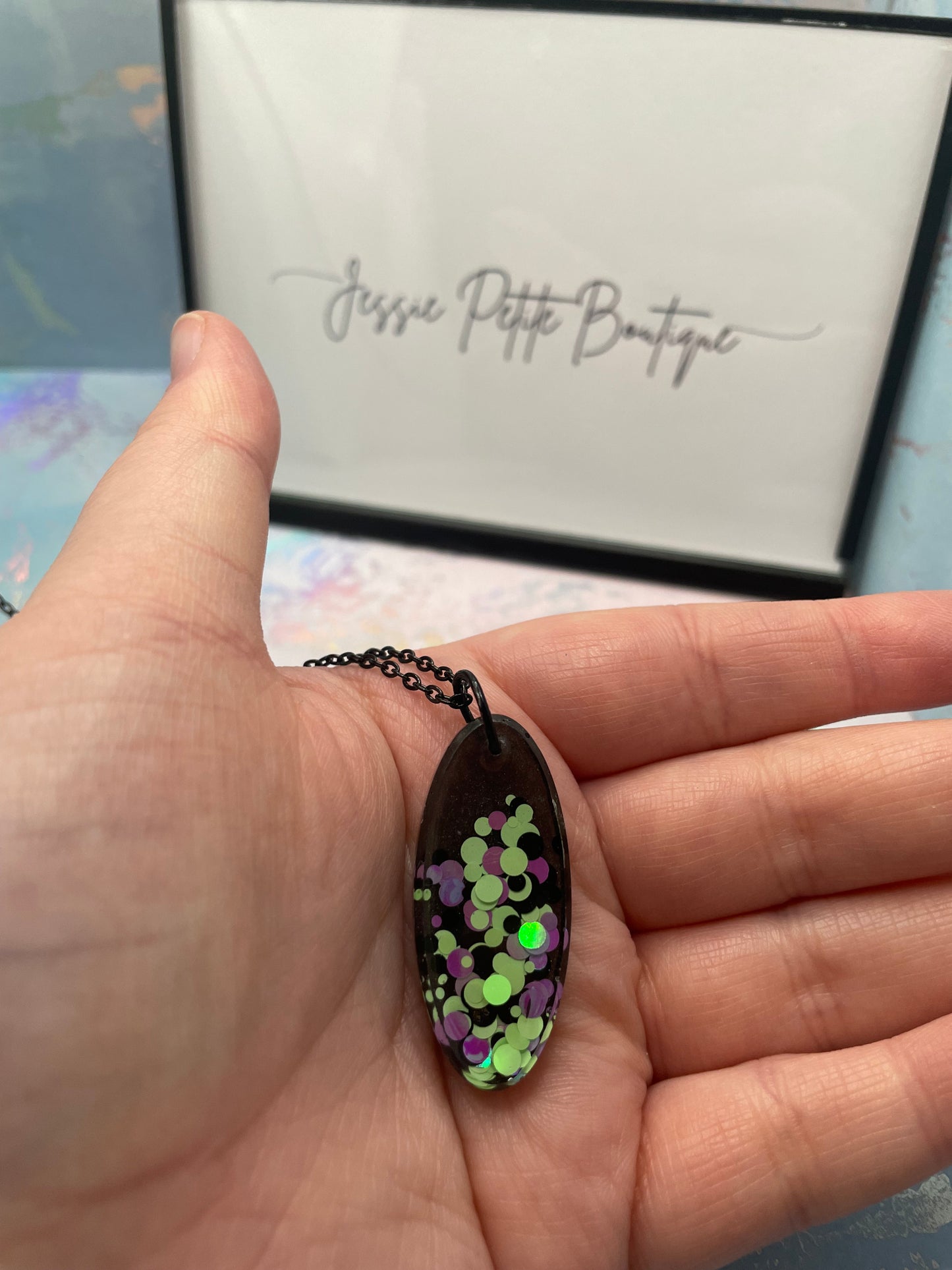 Collier ovale Funky vert et Mauve - 23''Sans Nickel