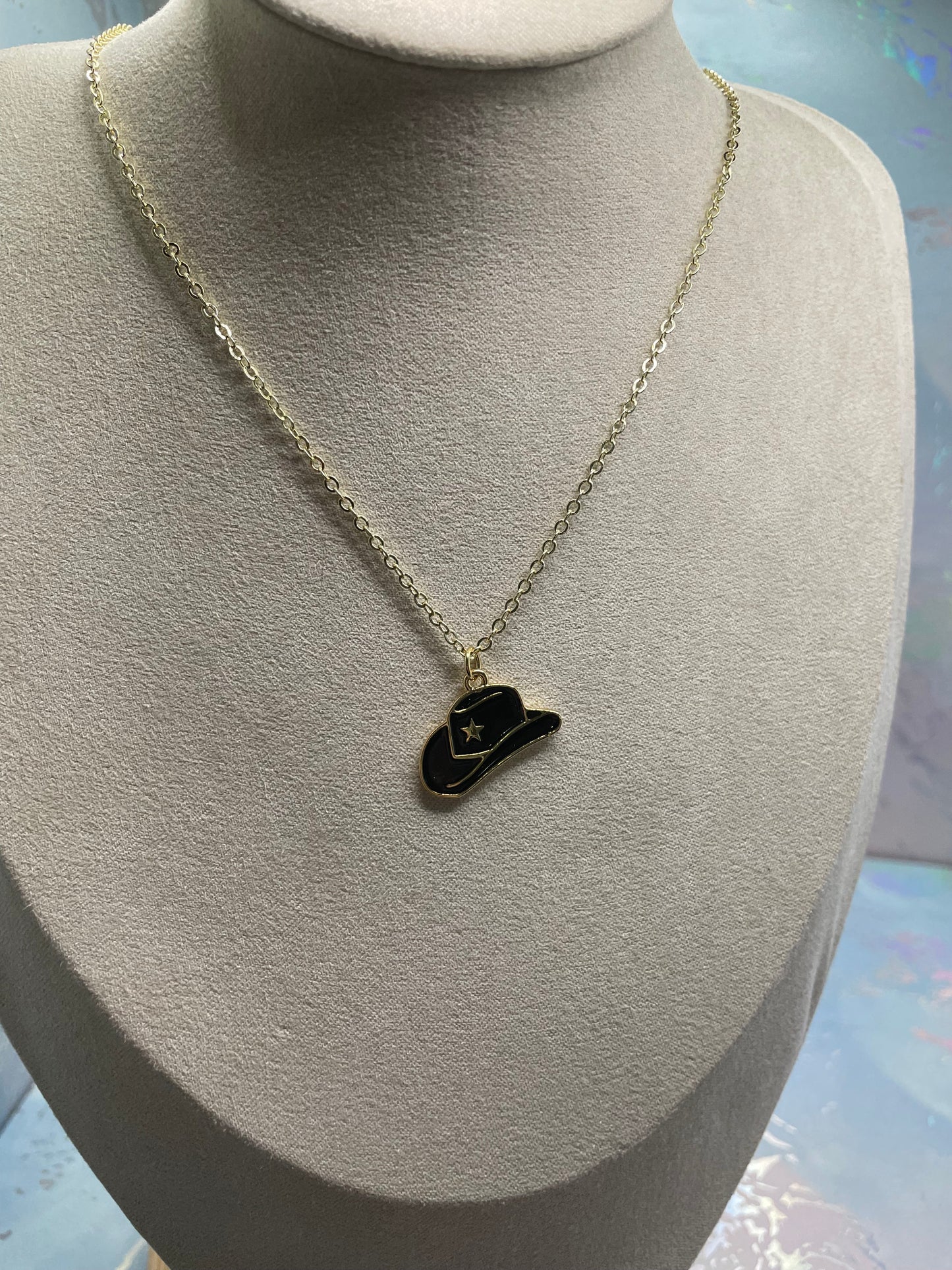 Collier Chapeau de Cowboy Noir et or-18'' 