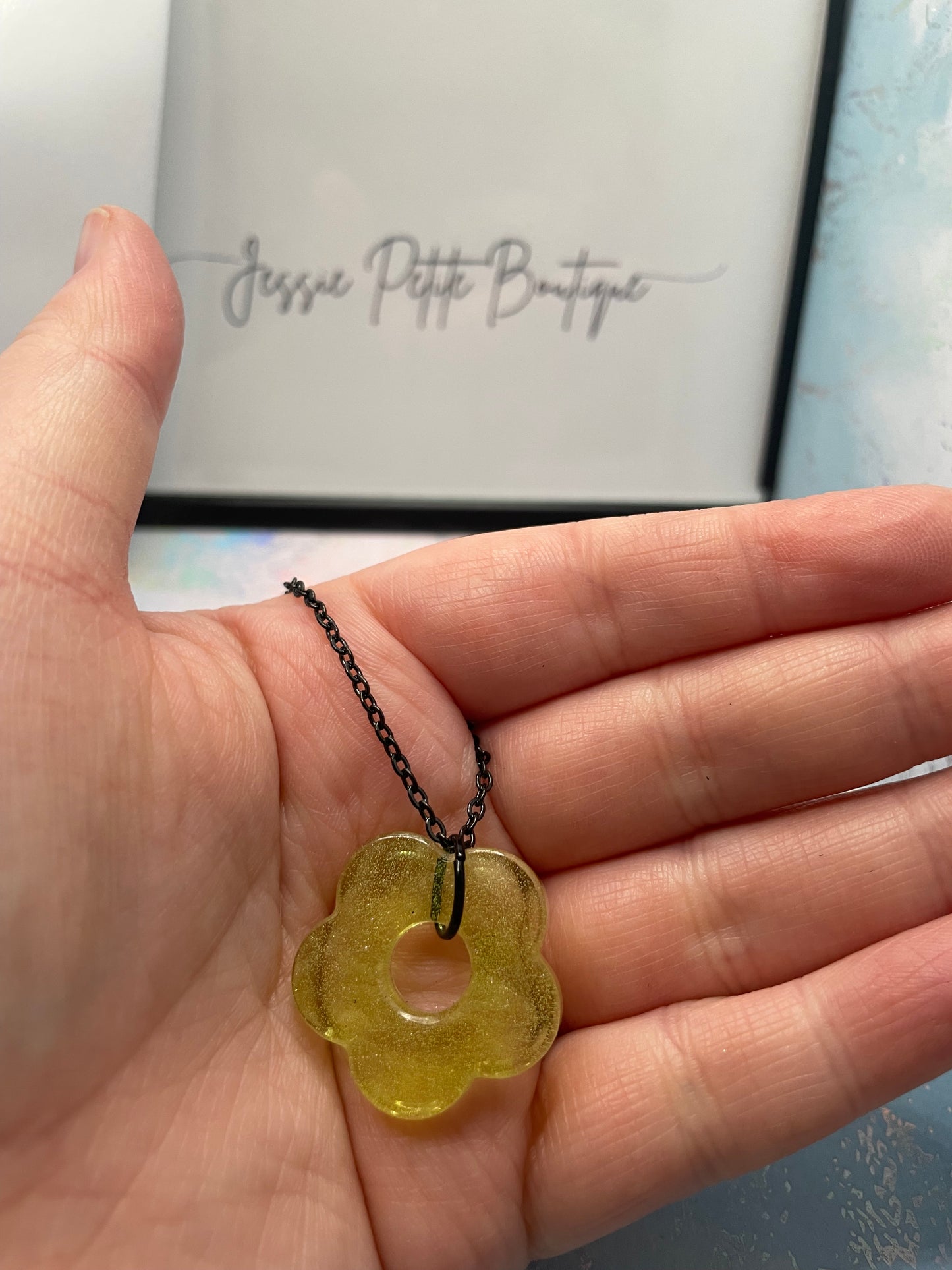 Collier fleur verte scintillante -19'' Sans Nickel