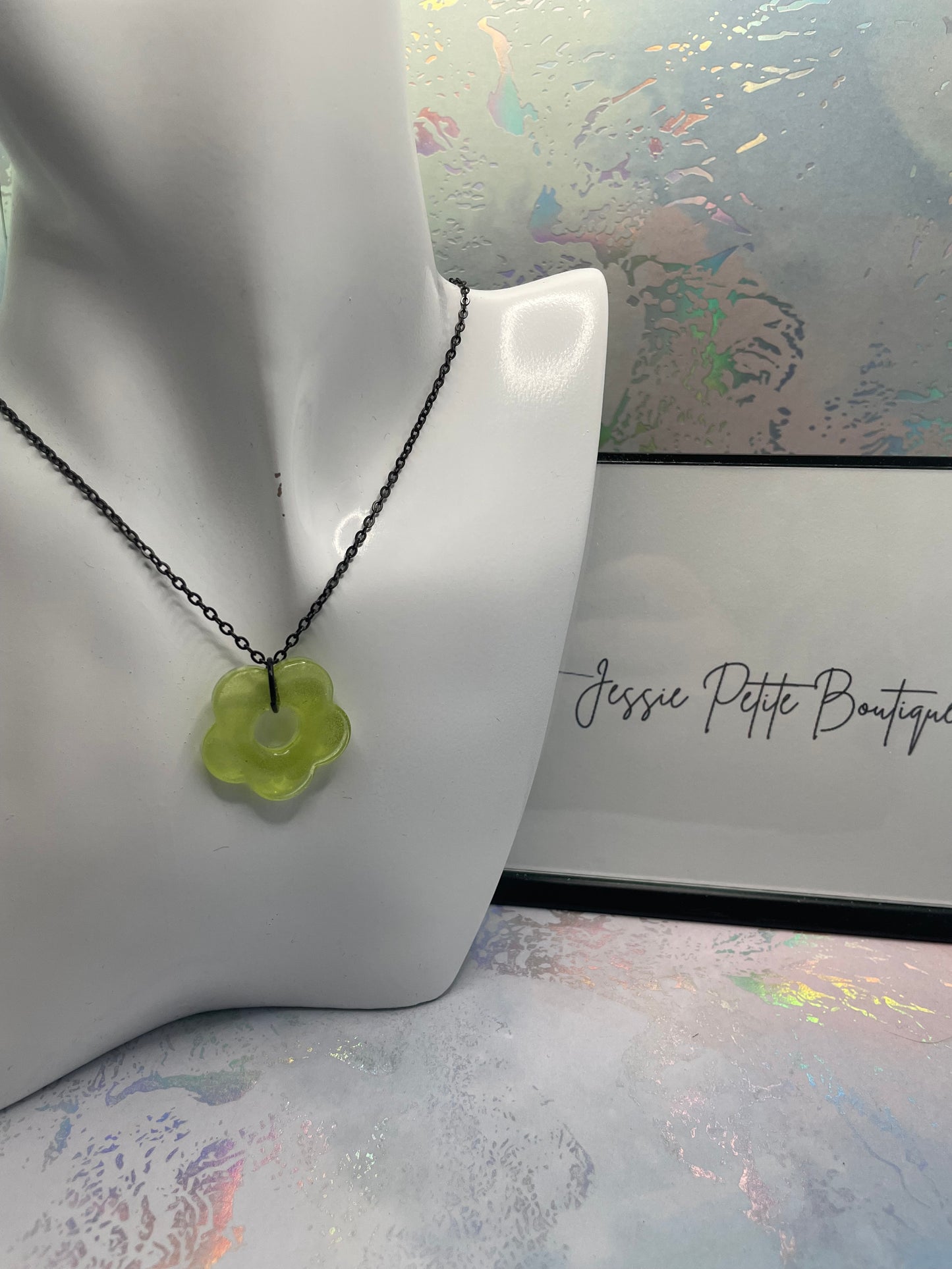 Collier fleur verte scintillante -19'' Sans Nickel