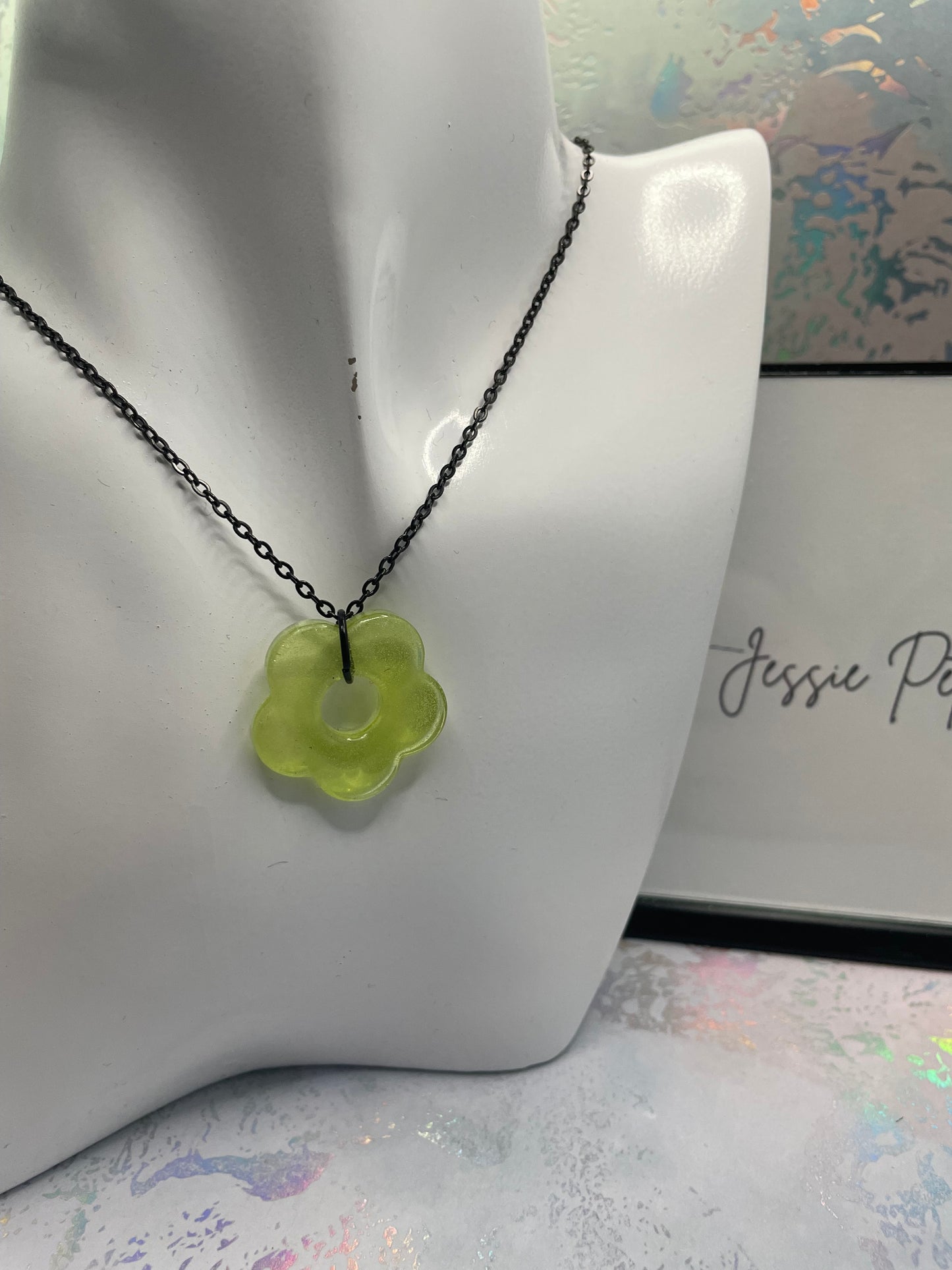 Collier fleur verte scintillante -19'' Sans Nickel