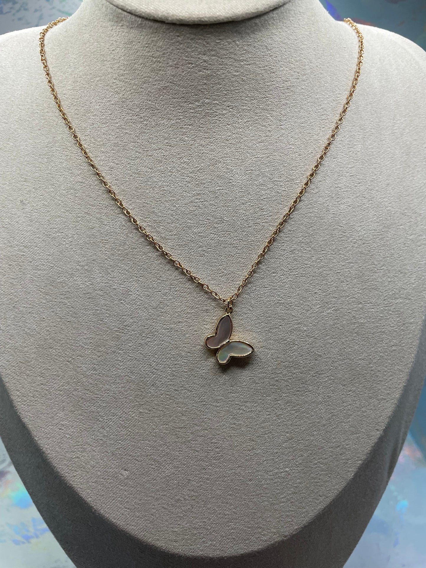 Collier Papillon en Coquillage-18''