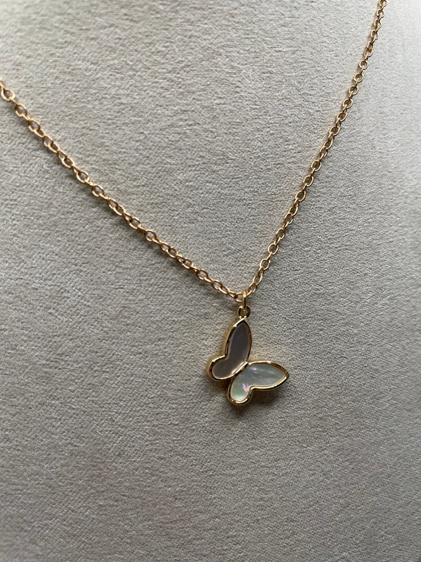 Collier Papillon en Coquillage-18''