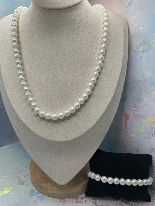 Pearl Radiance – Classic Necklace & Bracelet Set