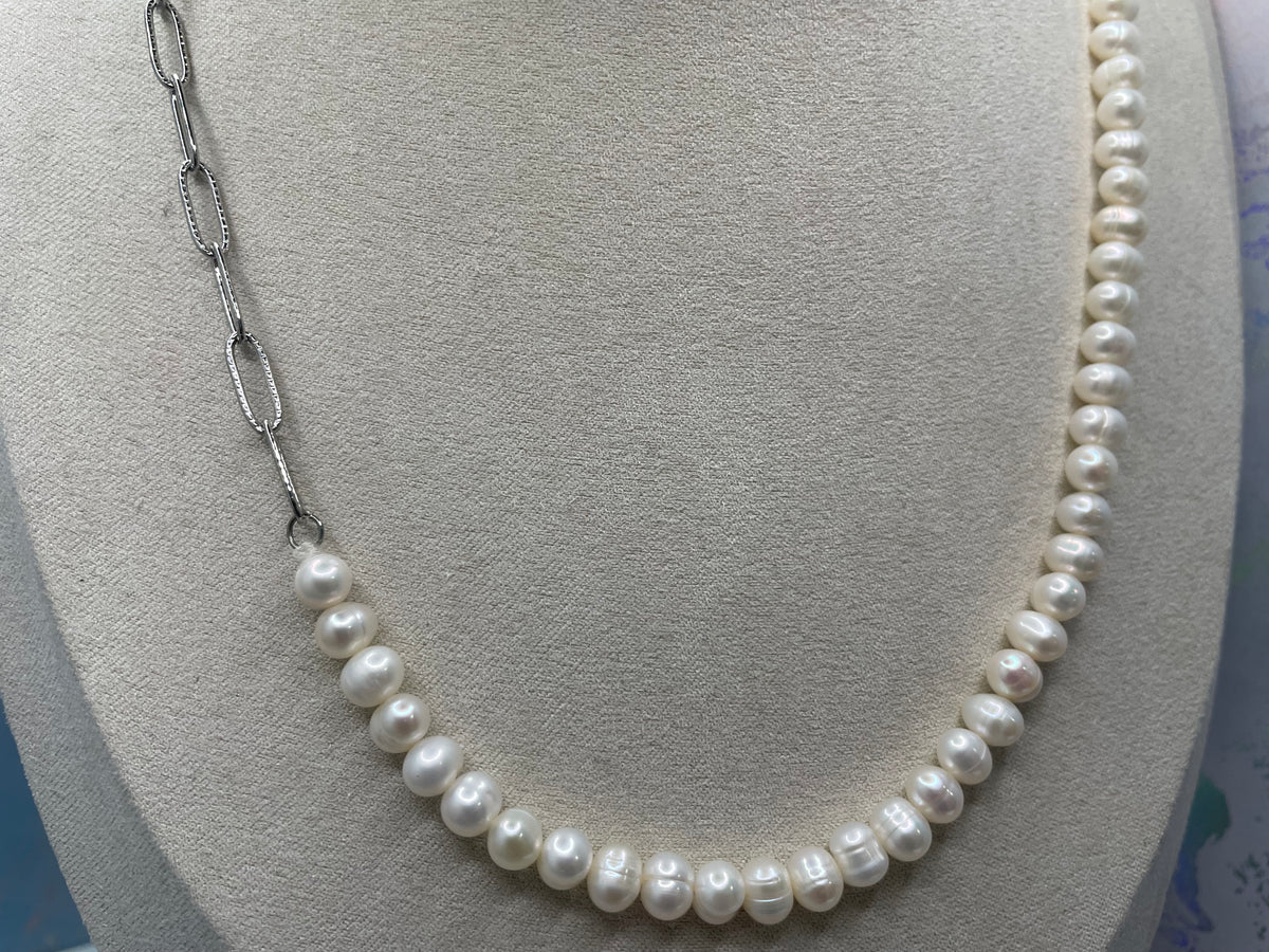 Small irregular pearl+silver chain