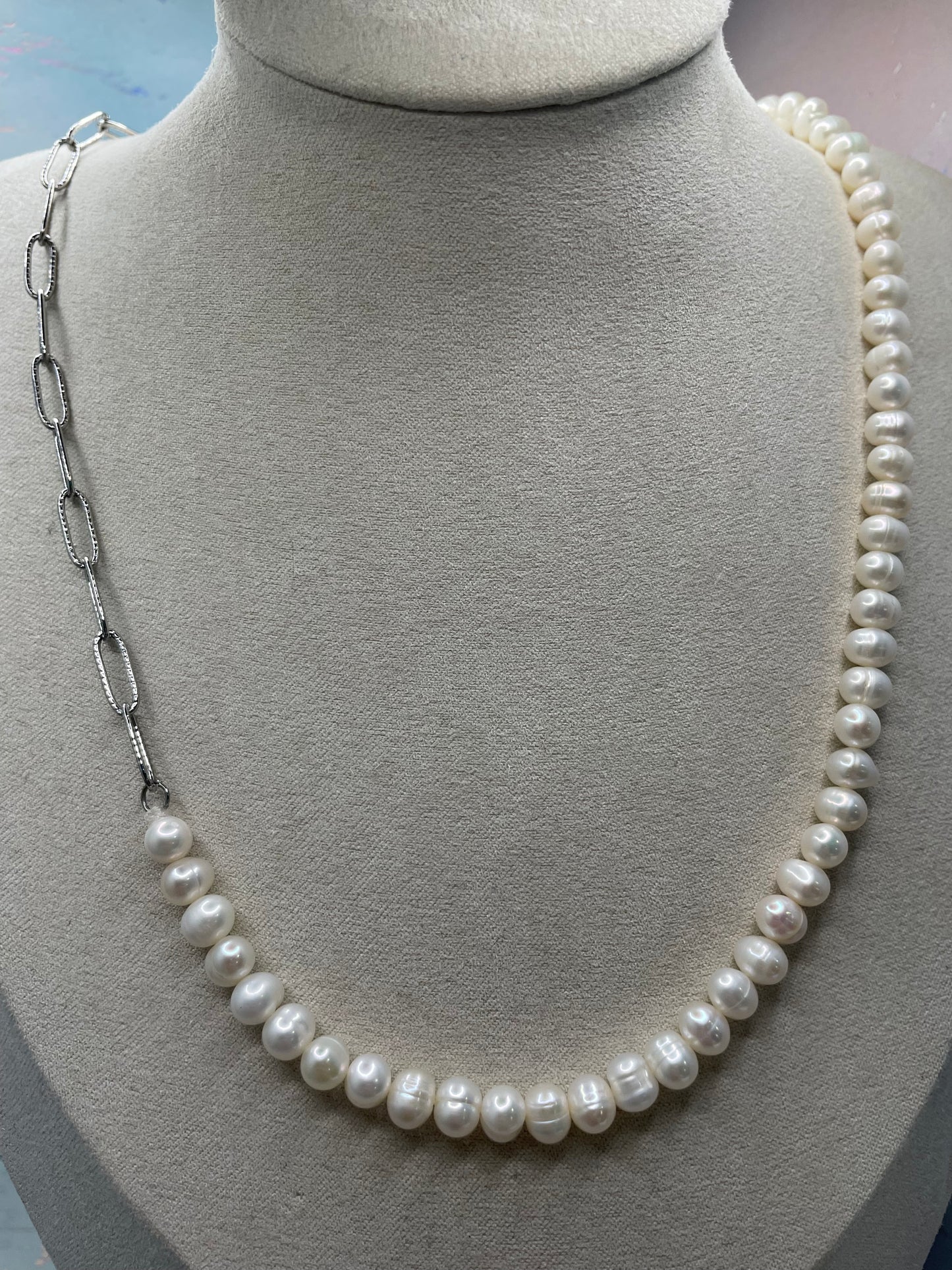 Small irregular pearl+silver chain