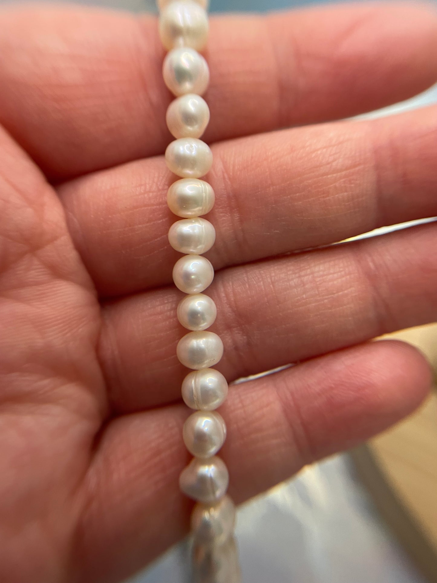 Small irregular pearl+silver chain