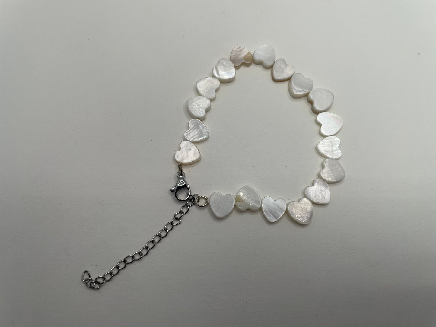 Bracelet en coquillage blanc en forme de cœur