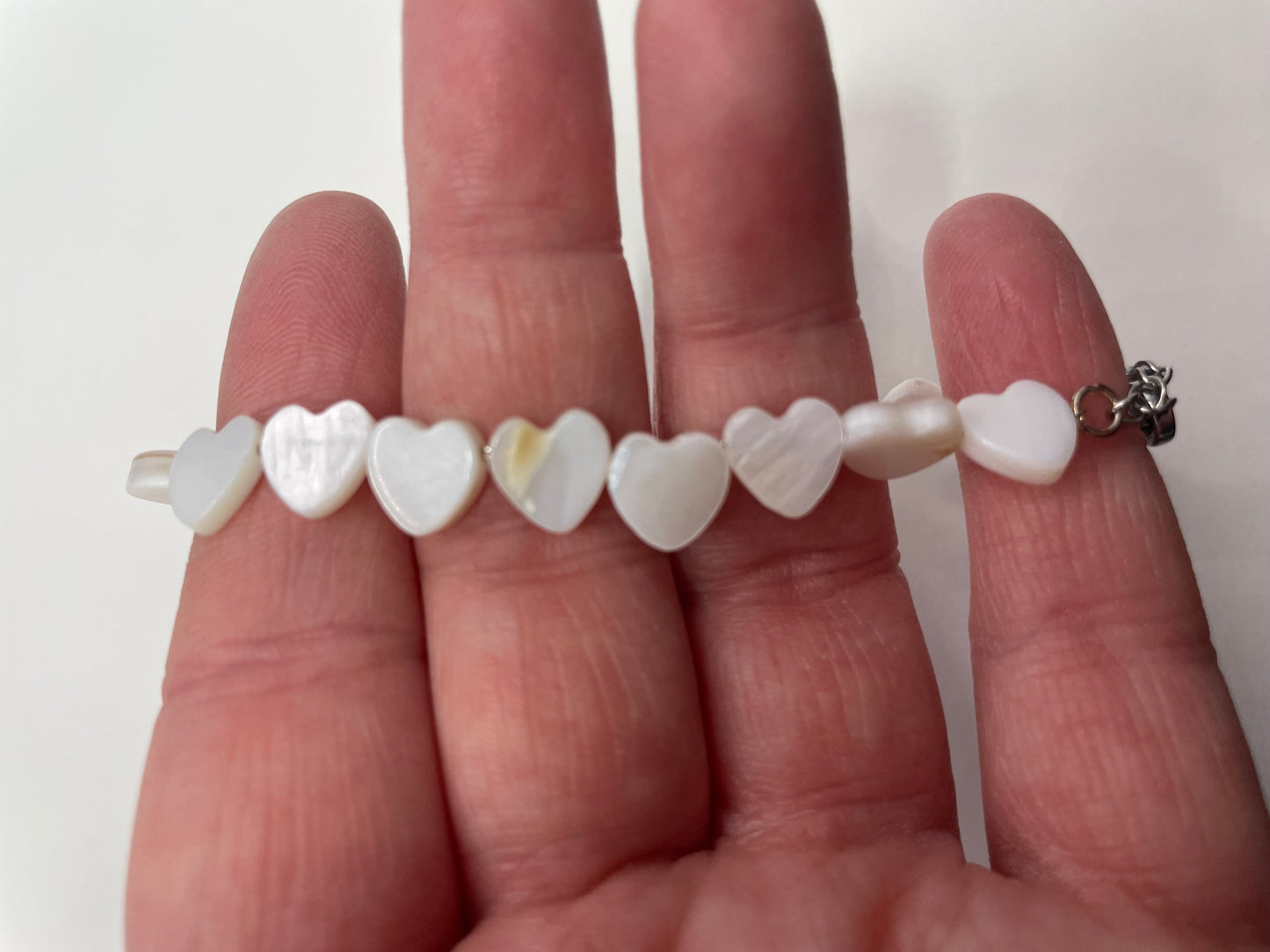 Bracelet en coquillage blanc en forme de cœur