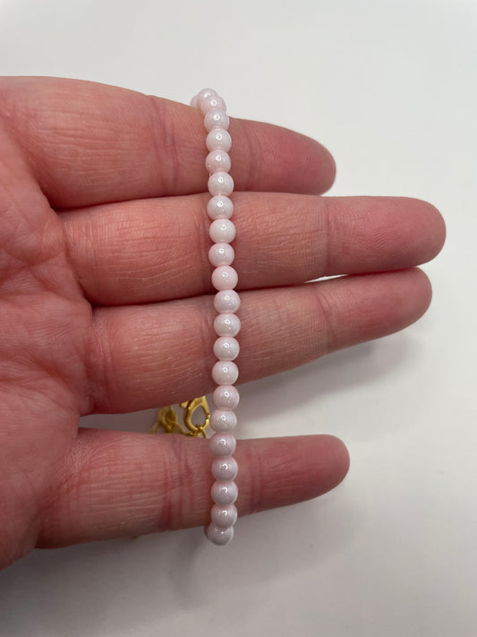 Bracelet délicat perles roses