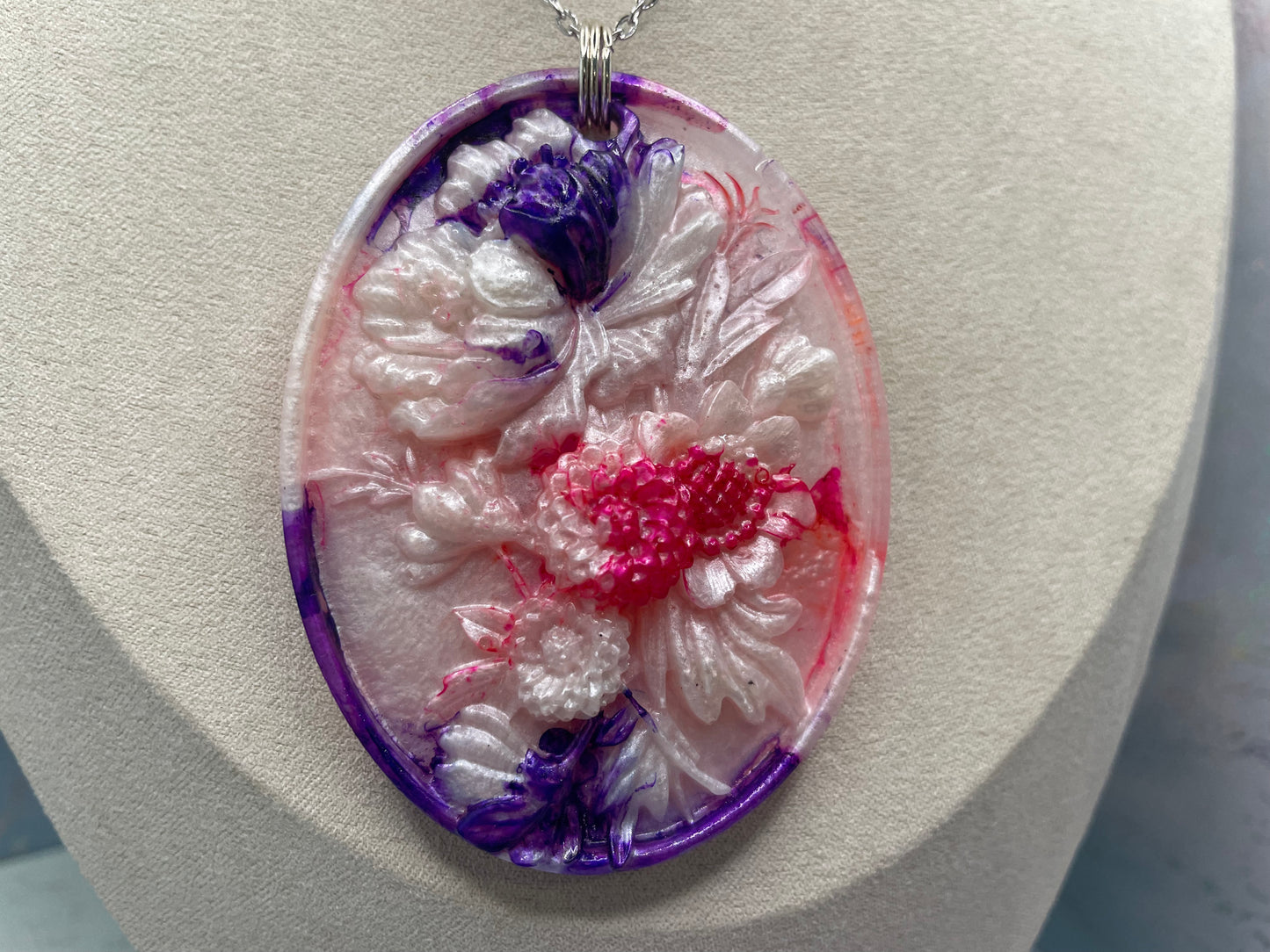 Collier médaillon floral ovale en résine-Sans Nickel+Acier Inoxydable