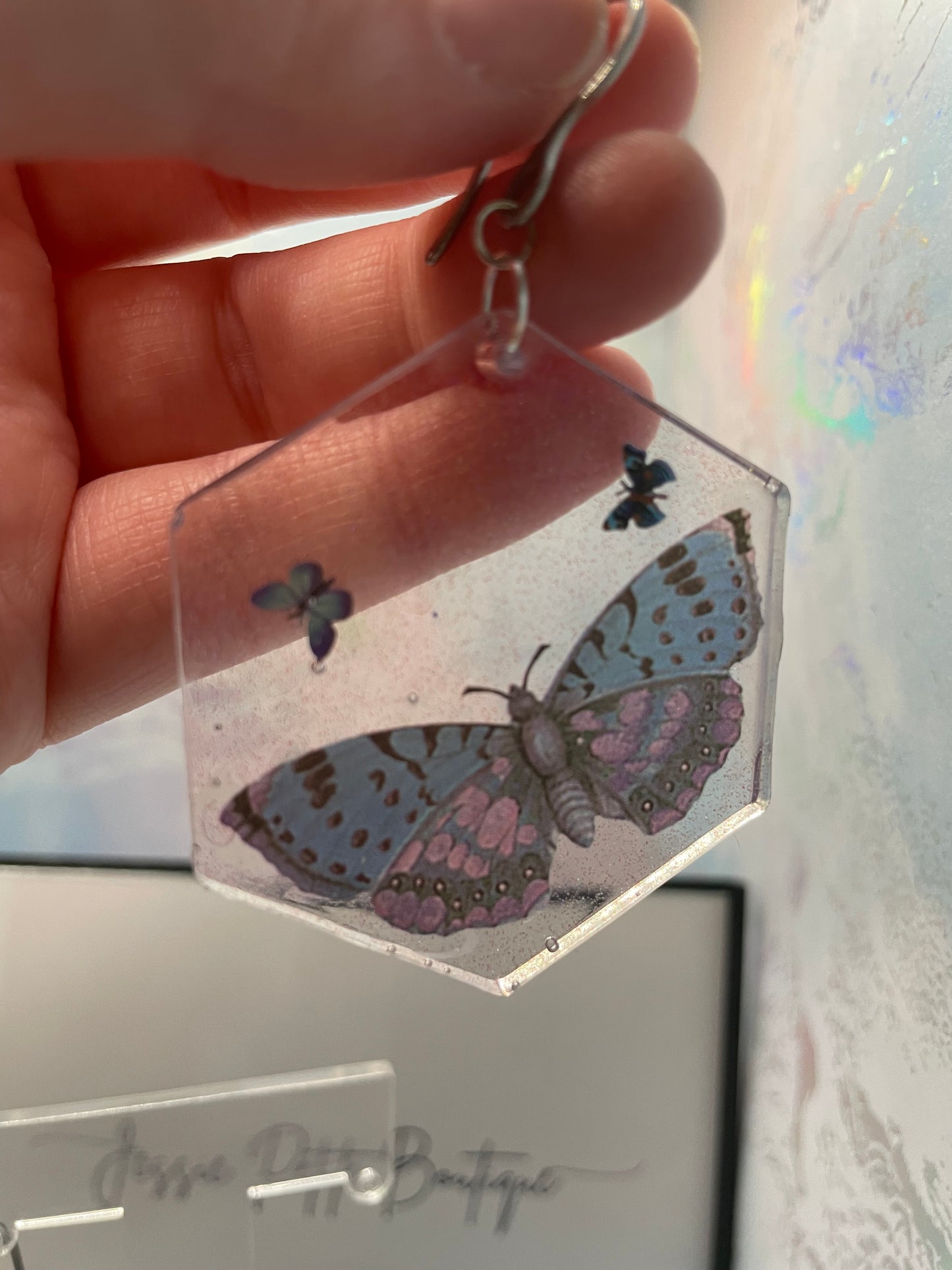 Boucle d'oreille papillon dans gros hexagon scintillant – Acier inoxydable