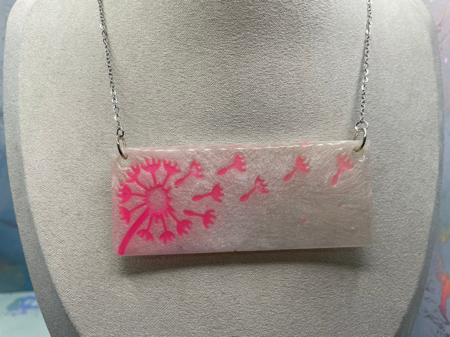 Collier Rectangulaire Pissenlit Rose Phosphorescent