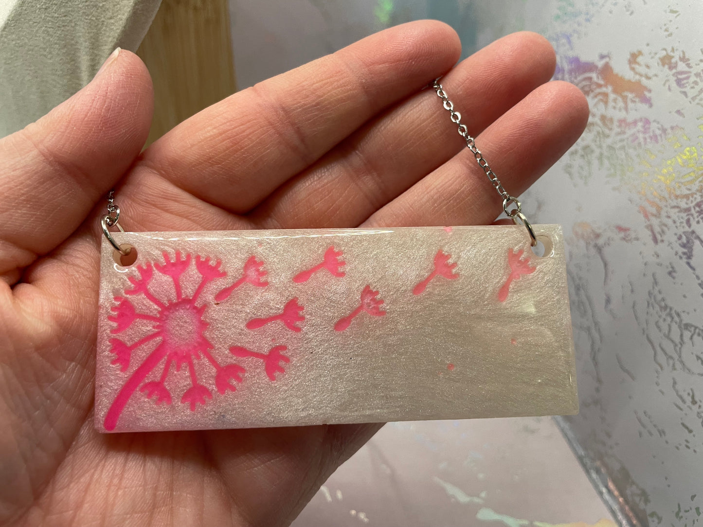 Collier Rectangulaire Pissenlit Rose Phosphorescent