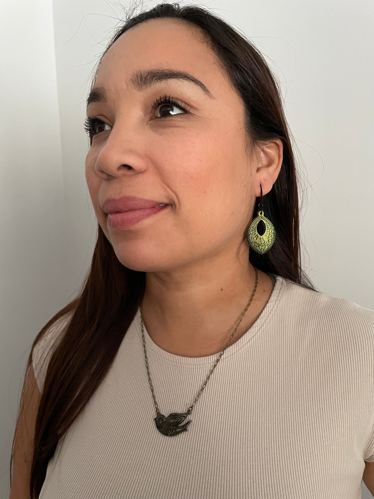 Boucles d'oreilles ovales à détails verts caméléon