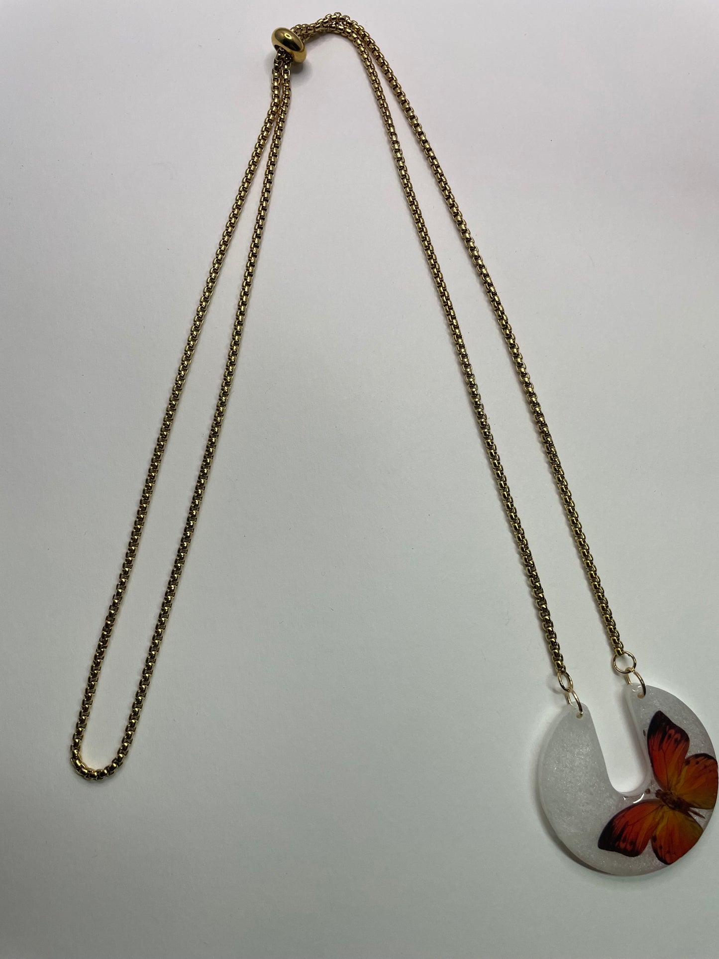 Collier AJUSTABLE style U papillon